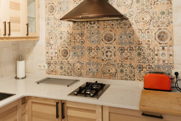 Cocina-totalmente-equipada-en-casa-rural-asturiana-cerca-de-llanes