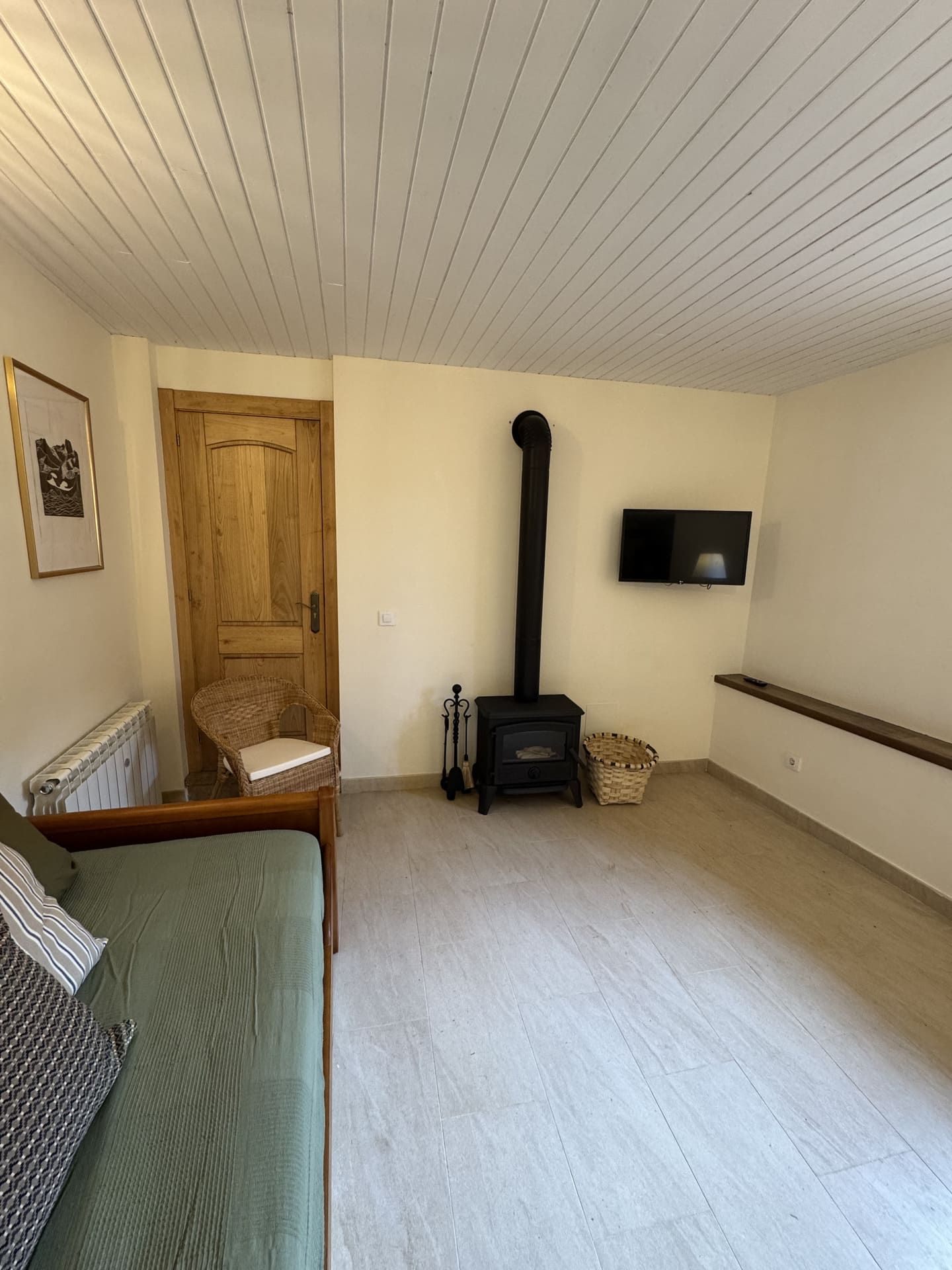 casa rural con chimenea de lena en llanes asturias