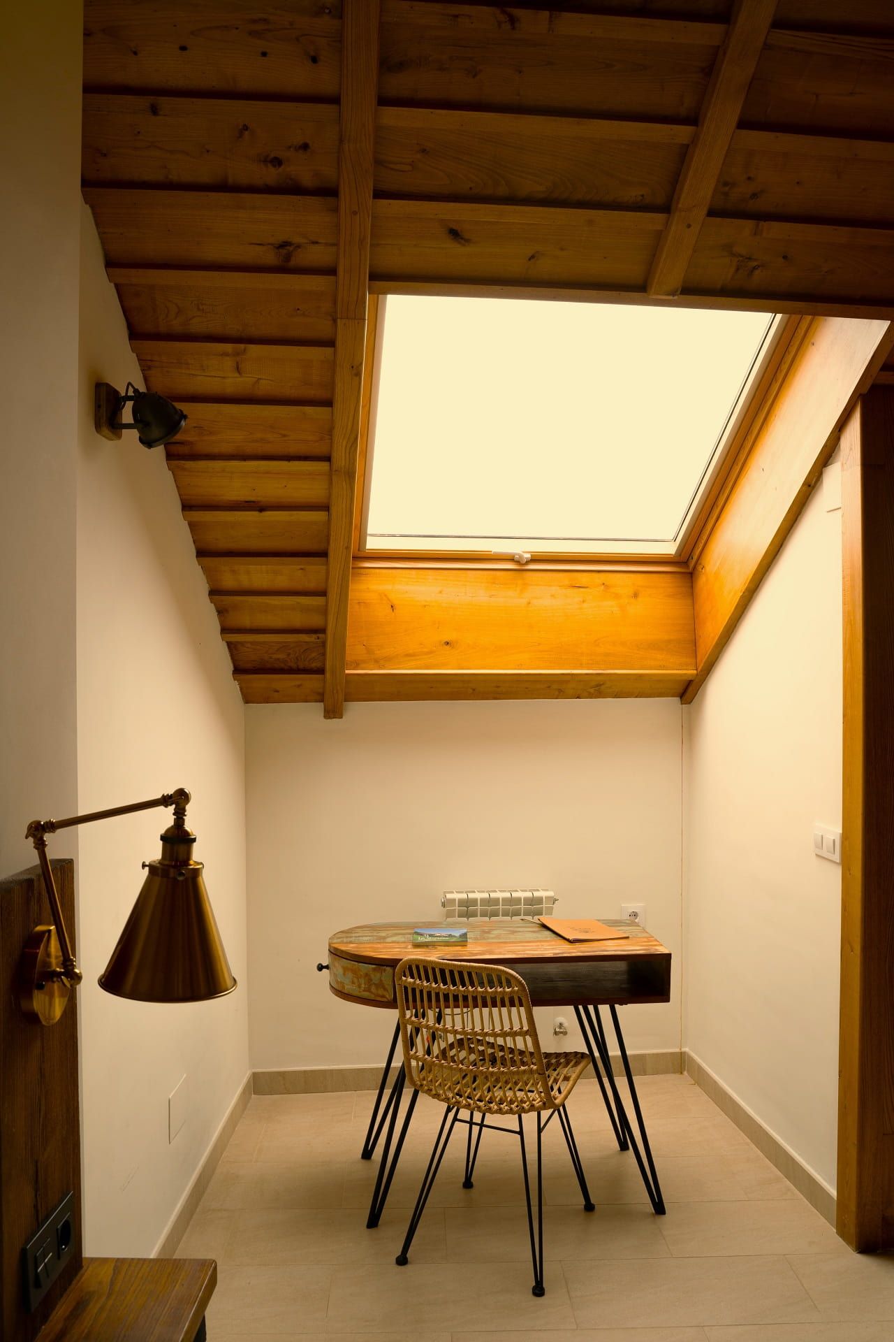 casa rural con zona para trabajar escritorio luminoso en llanes asturias