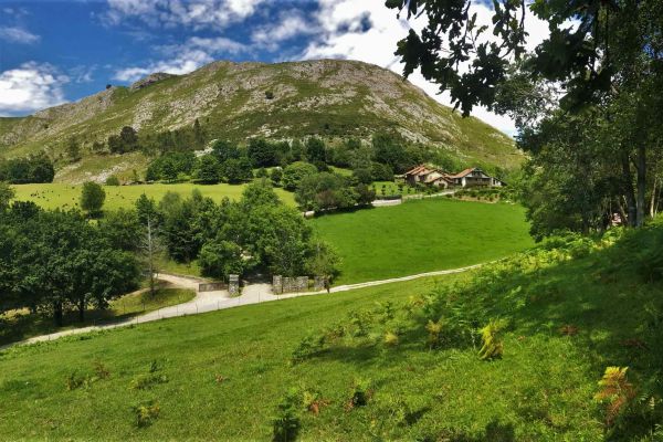 rural house in asturias with garden farm animals pet friendly  and farm