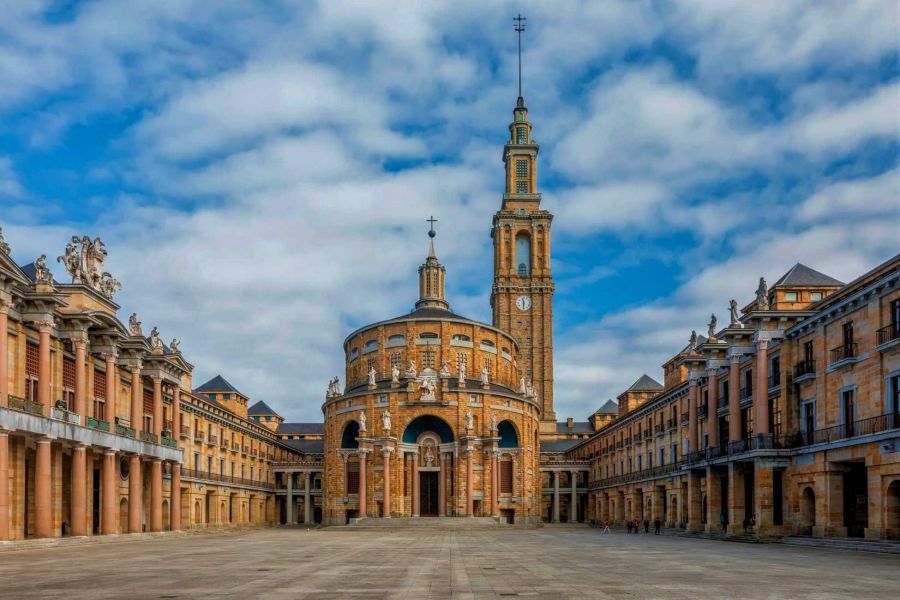 edificio de la laboral universidad que ver en gijon