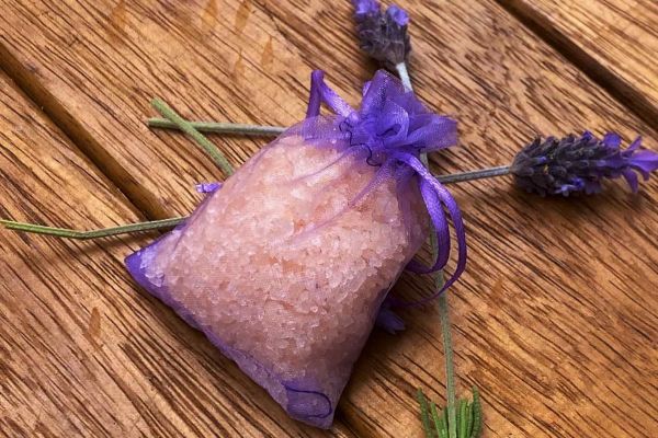 Jacuzzi in room with essential oils and bath salts wellness asturias