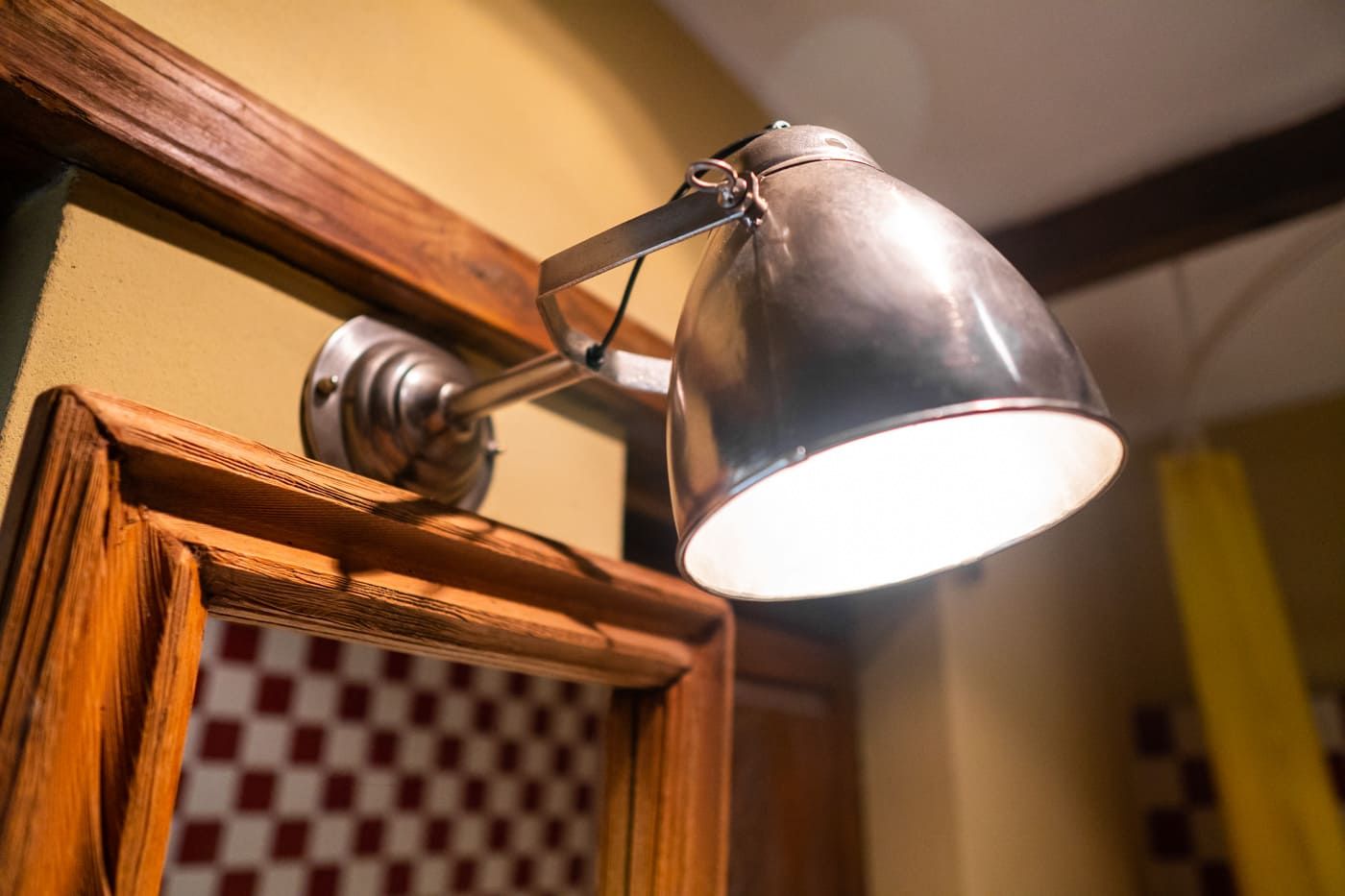 lampara rustica para baño