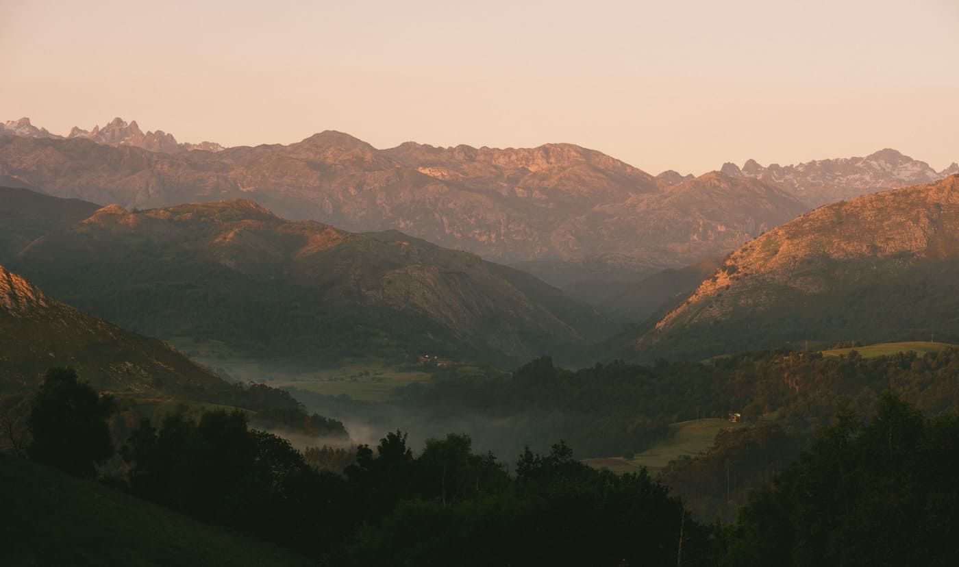 mejores vistas a picos de europa mirador en hotel rural llanes asturias