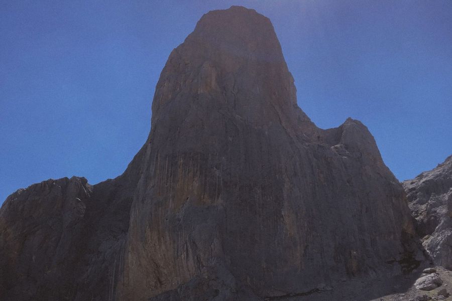 naranjo de bulnes desde refugio