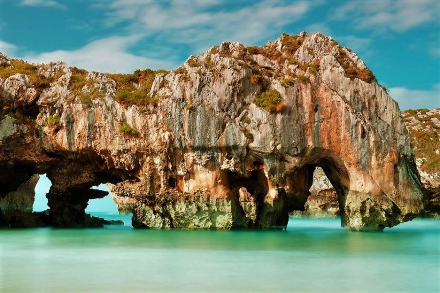playa de cuevas del mar nueva de llanes