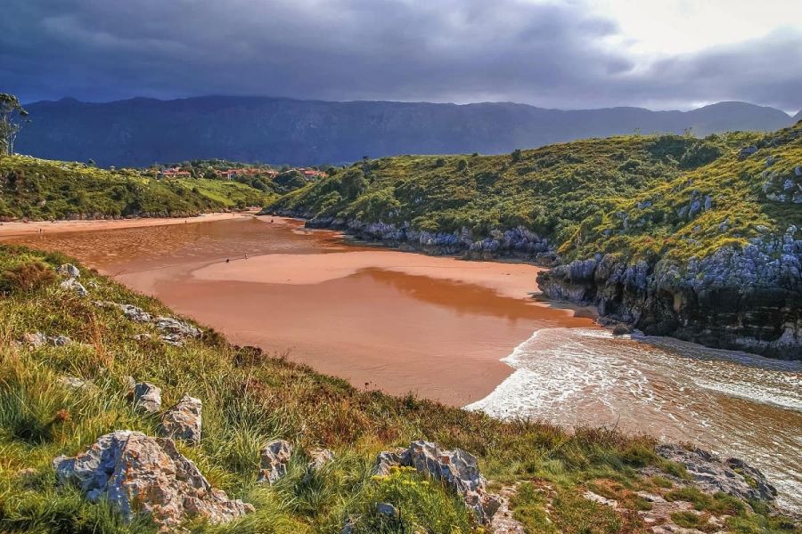 playa de poo niños llanes turismo rural