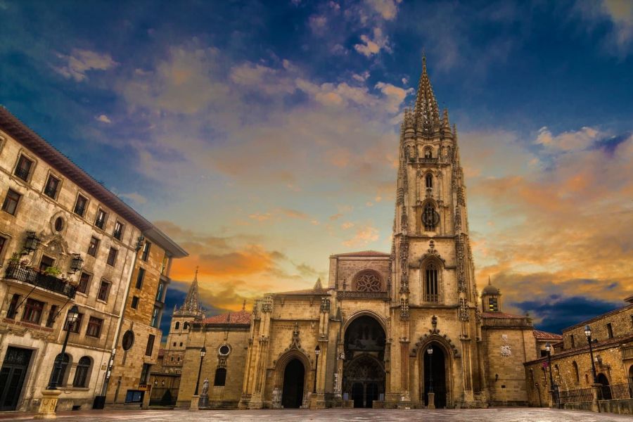plaza catedral oviedo camino santiago
