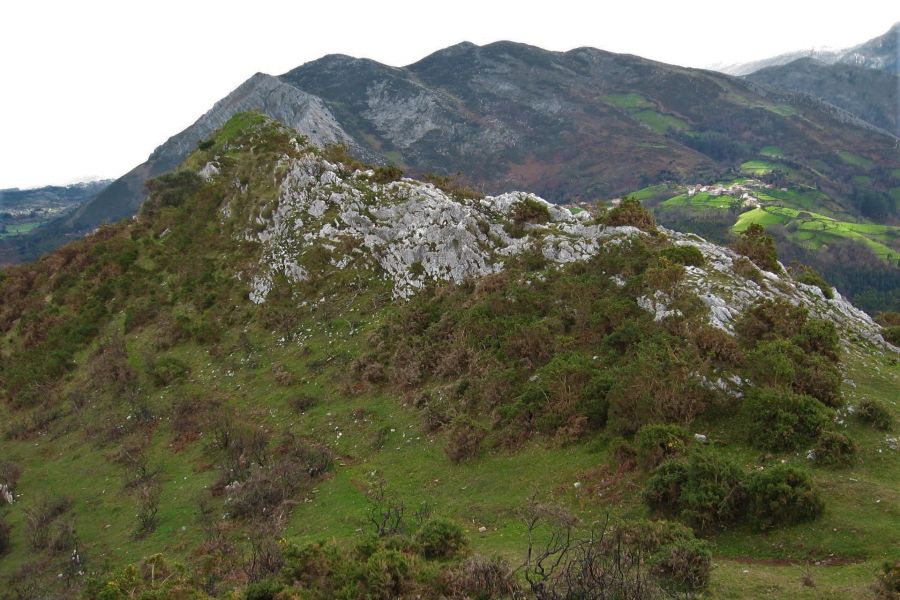 subida al pico del castillo rales